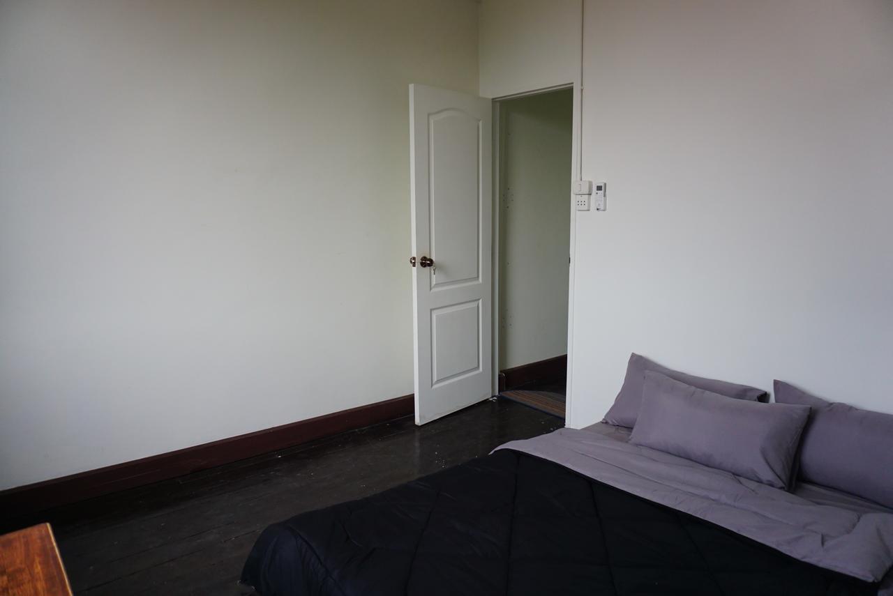 Sla Bar N'Bed Pansiyon Bangkok Dış mekan fotoğraf