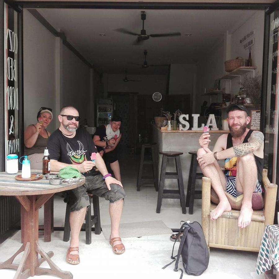 Sla Bar N'Bed Pansiyon Bangkok Dış mekan fotoğraf