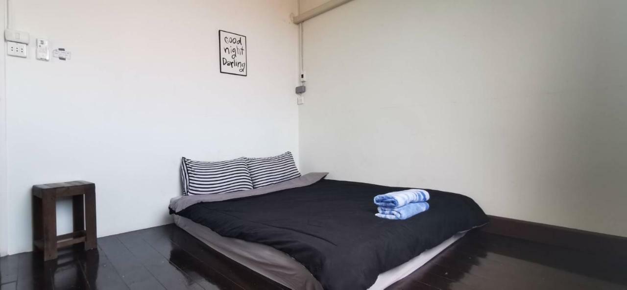 Sla Bar N'Bed Pansiyon Bangkok Dış mekan fotoğraf